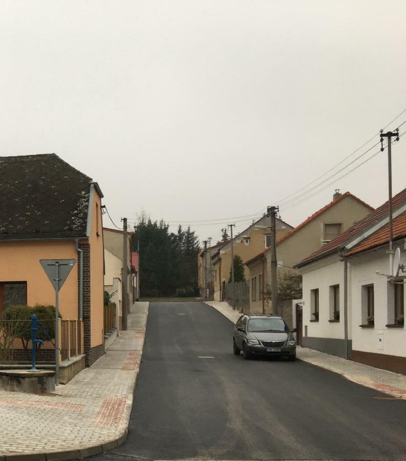 Podkrovi S Koupelnou Svinarov المظهر الخارجي الصورة